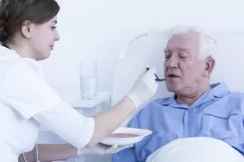 Сиделка для лежачего больного