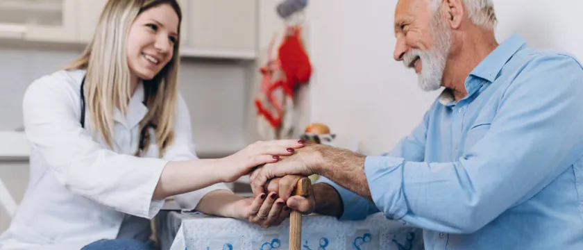 уход за пожилыми людьми