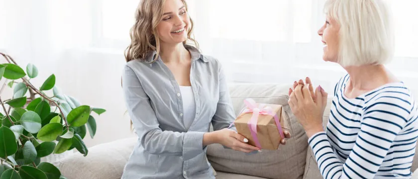 Подарок для пожилого человека