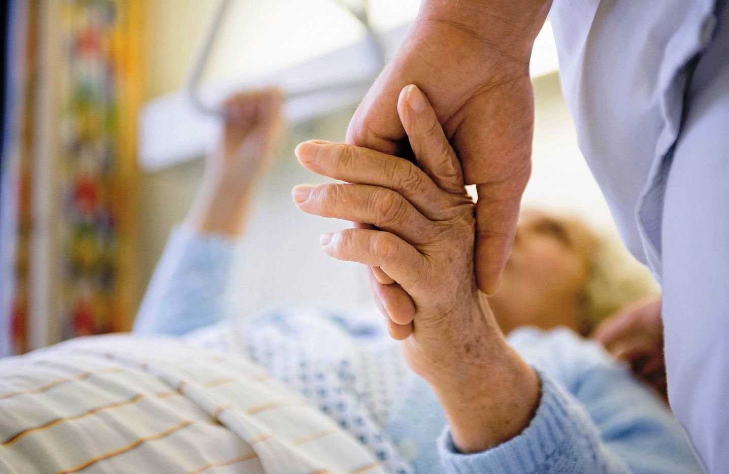 Уход за лежачим больным с переломом шейки бедра