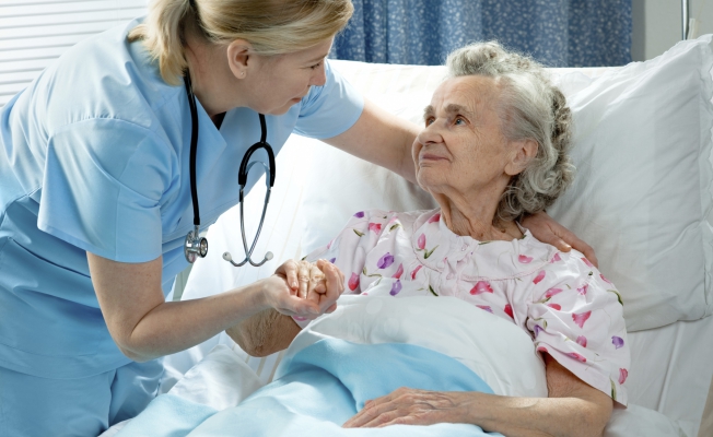 основные правила и особенности ухода Особености ухода за пожилыми людьми